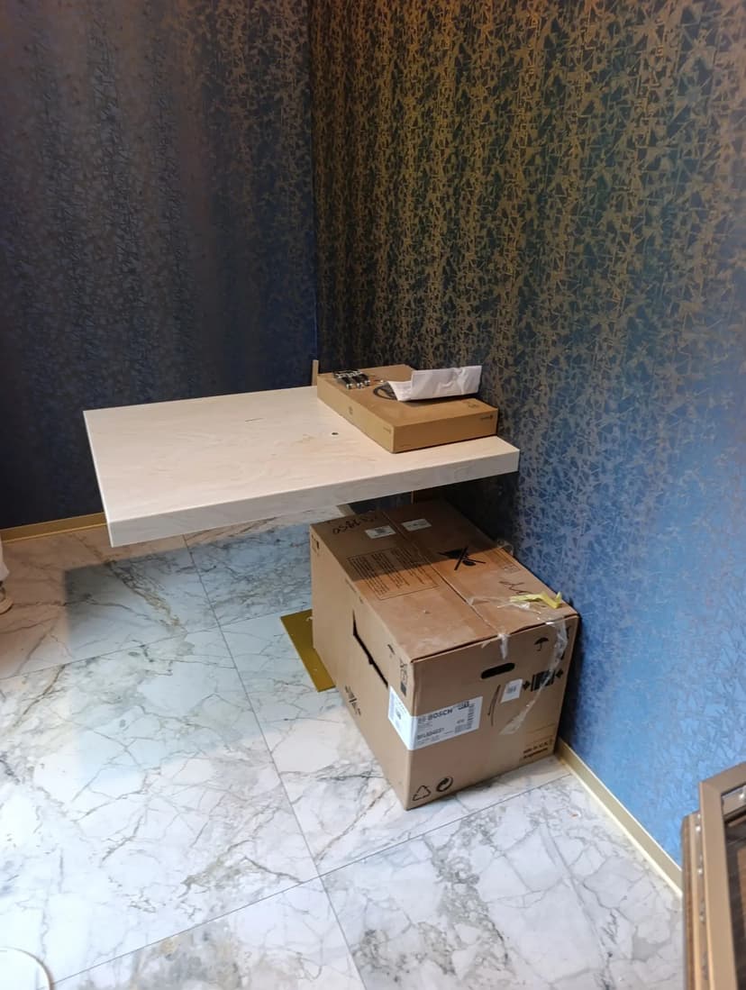Консольный подвесной стол